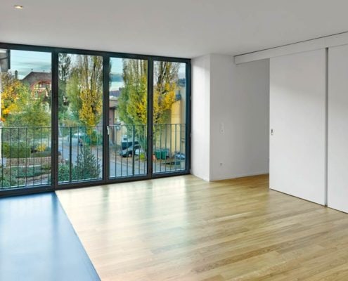 Garbani-Malerarbeiten-innen-Kueche-Balkonfenster